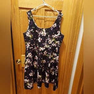 Torrid Size 2 (XXL/2X) Black Sleeveless Dress with Purple and White Floral
